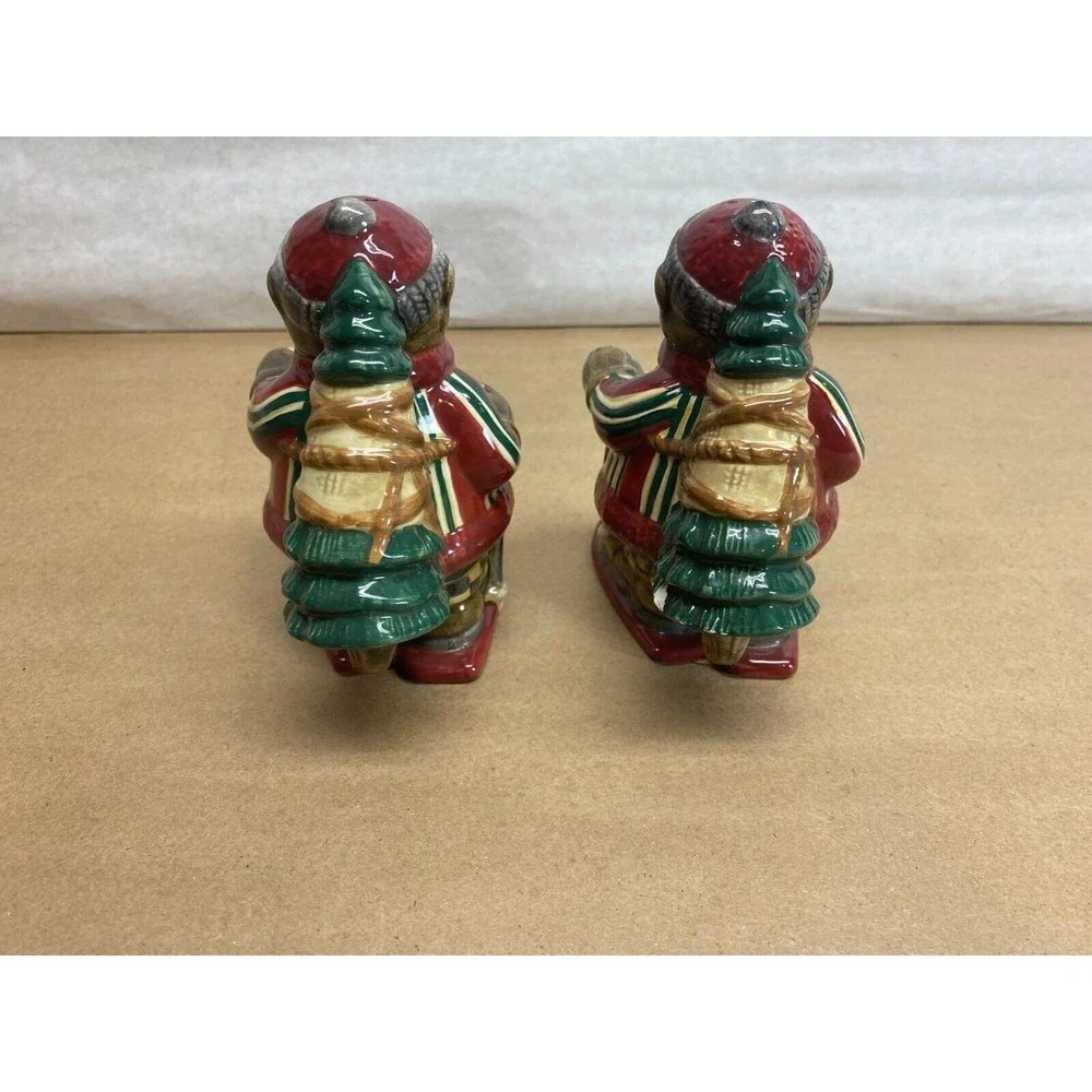 Vintage Sakura Porcelain Christmass Bears Salt and Pepper Shackers Hand Painted